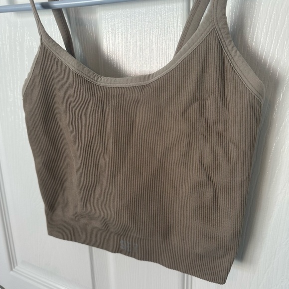 Set Active Ribbed Cropped Tank - Picture 3 of 5
